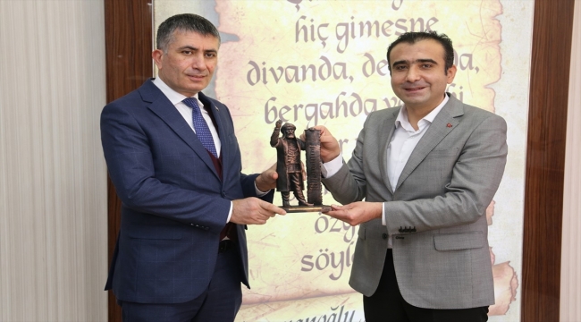 TCDD Genel Müdürü Metin Akbaş, Karaman Belediye Başkanı Kalaycı'yı ziyaret etti