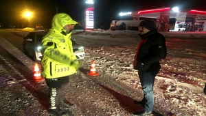 Ulaş Kaymakamı Sözen, karla mücadele çalışmalarını denetledi