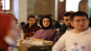 Vali Aydoğdu, "Gençlik Buluşmaları" kapsamında öğrencilerle bir araya geldi 