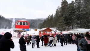 Yıldıztepe Kayak Merkezi'nde hafta sonu yoğunluğu yaşandı