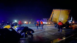 Aksaray'da tırların çarpıştığı kazada 2 kişi yaralandı