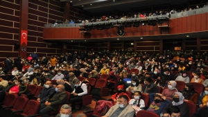 Akşehir'de "Süt Kardeşler" tiyatro oyunu sahnelendi