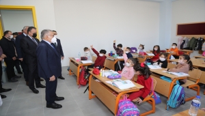 Başkan Büyükkılıç, dersbaşı yapan öğrencileri yalnız bırakmadı