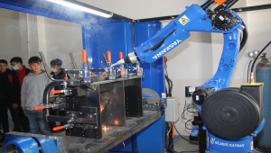 Beypazarı'da meslek lisesi atölyesine robotik kaynak makinesi alındı