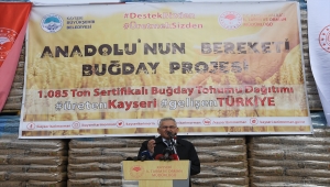 Büyükkılıç, buğday tohumu dağıtımı dolayısıyla düzenlenen törene katıldı