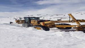 Büyükşehir Belediyesi 65 yolu kardan temizleyip ulaşıma açtı