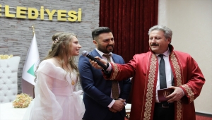 Çiftler "02.02.2022"de nikah kıydırdı