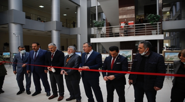 Eskişehir'de asliye ceza hakimi Adalet Sarayı'nda resim sergisi açtı