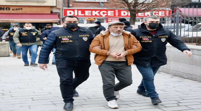 Eskişehir'de kahvehaneci cinayetinin şüphelileri adliyeye sevk edildi