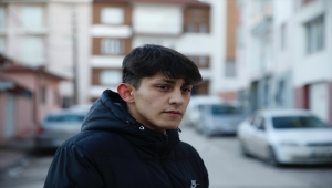 Eskişehir'de karısı ve kızı ile bir genci bıçakla yaralayan zanlı adliyeye sevk edildi