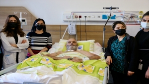 Felçli hasta yutkunma terapisiyle 3 ay sonra ağızdan beslendi