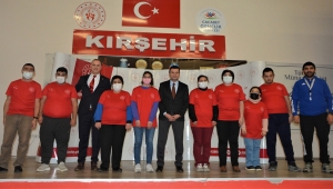 Gençlik merkezi 100 engelli gencin "sosyal mekanı" oldu