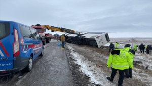GÜNCELLEME - Konya'da tur otobüsü devrildi 5 kişi öldü, 26 kişi yaralandı