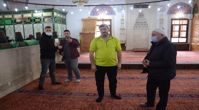 İngiltere'den Mekke'ye yürüyen Iraklı Muhammed Karaman'a ulaştı