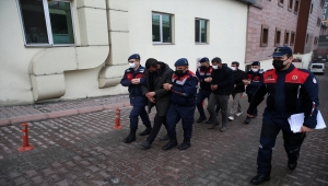 Kayseri'de bağ evinden hırsızlık yapan 3 zanlı yakalandı