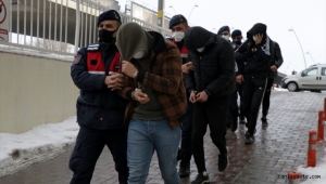 Kayseri'de bağ evinden hırsızlık yaptığı öne sürülen 6 zanlı yakalandı