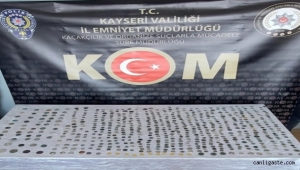 Kayseri'de buzdolabında 688 sikke ele geçirildi