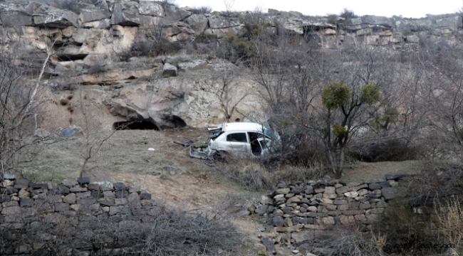 Kayseri'de dereye devrilen otomobilin sürücüsü yaralandı