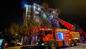 Kayseri Demokrasi Mahallesinde madde bağımlısı genç evini yaktı