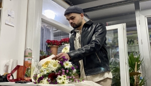 Kırşehirli çiçekçiler 14 Şubat Sevgililer Günü'ne hazırlanıyor