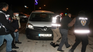 Konya'da inşaattan hırsızlık yaptıkları iddiasıyla 3 zanlı tutuklandı