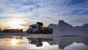 Moskova'nın sokaklarını örten karları Türkiye'nin tuzu eritiyor