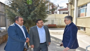 Nallıhan Kaymakamı Dinç, okullarda incelemelerde bulundu