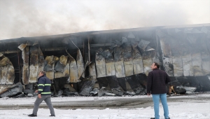 Niğde'de bakır kablo fabrikasında çıkan yangın söndürüldü