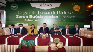 Sivas'ta ata tohumundan üretilen un ve bulgur satışa sunuldu