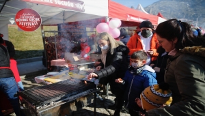 Sivrihisar Dövme Sucuk Festivali'nde 6 ton sucuk ikram edildi