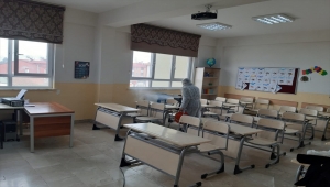 Ulaş'ta okullar dezenfekte ediliyor