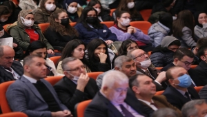 Aksaray'da "Dijital Çağda Sosyal Medya Kullanımı ve İnternet Bağımlılığı Sempozyumu" düzenlendi