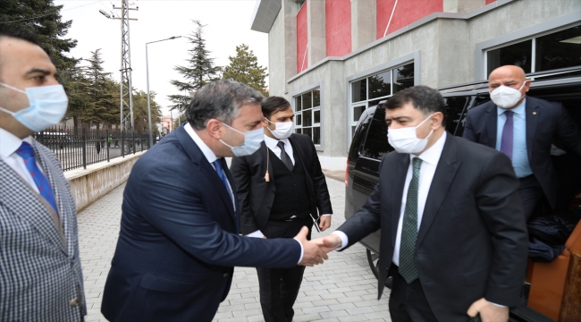 Ankara Valisi Şahin'den Çubuk Gençlik Merkezi'ne ziyaret