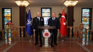 Bakan Akar, NATO Yüksek Müttefik Dönüşüm Komutanı Orgeneral Lavigne'yi kabul etti