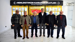 Eski TBMM Başkanı Cemil Çiçek Beypazarı Belediye Başkanı Kaplan'ı ziyaret etti