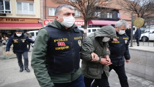 Eskişehir'de düzenlenen hırsızlık operasyonunda onlarca araç ve araç beyni ele geçirildi 