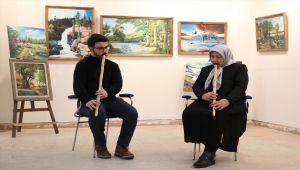 Ev kadını 66 yaşında çevrim içi derslerle ney üflemeyi öğrendi