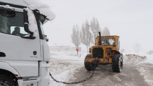 Ilgın'da kar temizleme çalışmaları sürüyor 