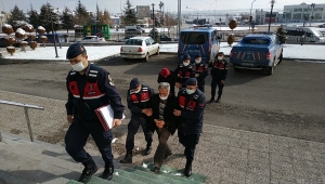 Karaman'da kablo hırsızlığından yakalanan 3 zanlıdan 2'si tutuklandı