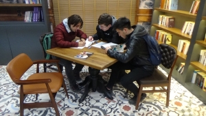 Karapınar'a modern tasarımlı Kitap Kafe açıldı