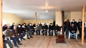 Kaymakam Deniz Pişkin seracılıkla uğraşan çiftçilerle buluştu