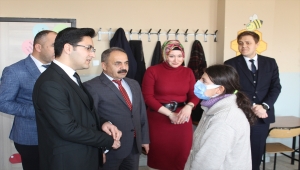 Kaymakam Karahan öğrencilere isteklerini karşılama sözü verdi