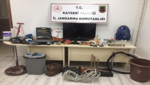 Kayseri'de 3 hırsızlık zanlısından biri tutuklandı