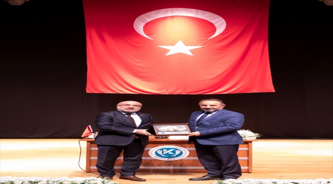 Kayseri Üniversitesinde Çanakkale Deniz Zaferi'nin 107. yıl dönümü dolayısıyla program düzenlendi