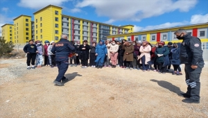 Kırşehir'de AFAD'dan afet farkındalığı ve depremde tahliye eğitimi