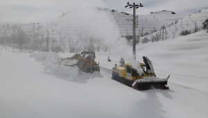 Konya'nın yüksek kesimlerinde karla mücadele çalışmaları devam ediyor