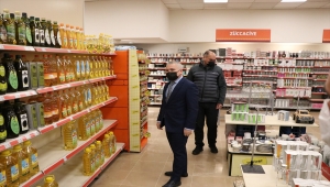 Niğde'de ayçiçeği yağında fahiş fiyat uygulayan marketlere inceleme