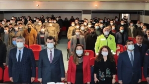 Suşehri'nde "Erkeklerde Görülen Kanser Türleri ve Tarama Testleri" konferansı düzenlendi