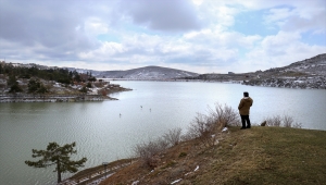 Türkiye'nin en az yağış alan bölgelerinden Konya Ovası'nda kar bereketi yaşanıyor