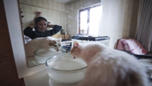 Yürüyemeyen serebral palsili genç kız özel eğitimle koşmaya başladı